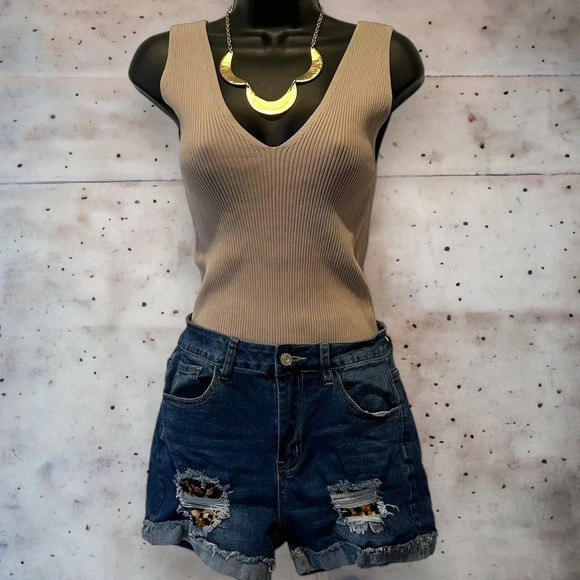 Leopard print‎ patch denim jean shorts size small - Picture 1 of 10